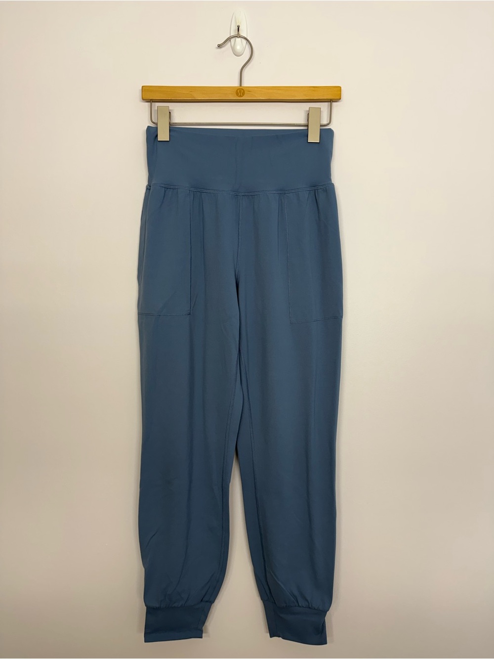 37: Athleta Salutation Jogger Blue Size Small 27” Inseam